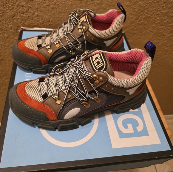 Gucci Flashtrek Sneakers - Picture 2 of 6